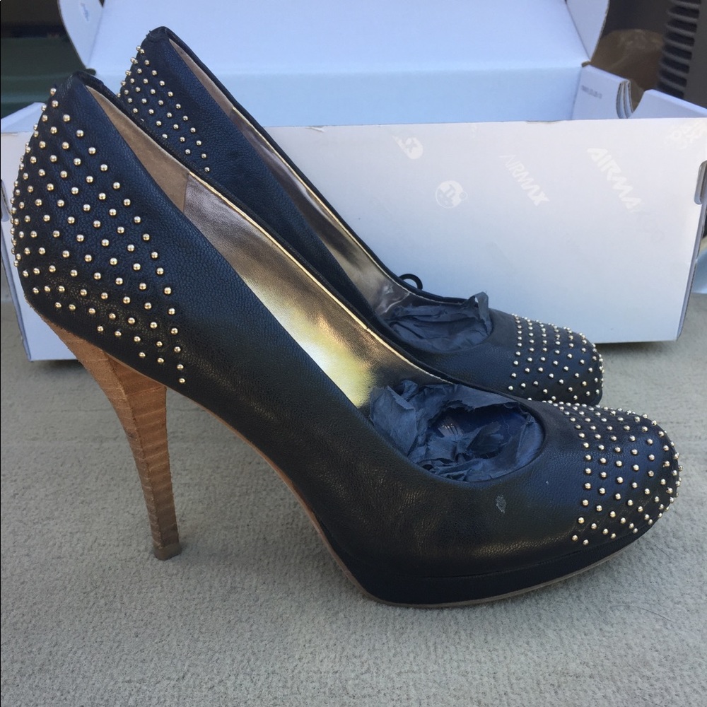 DKNY black pumps